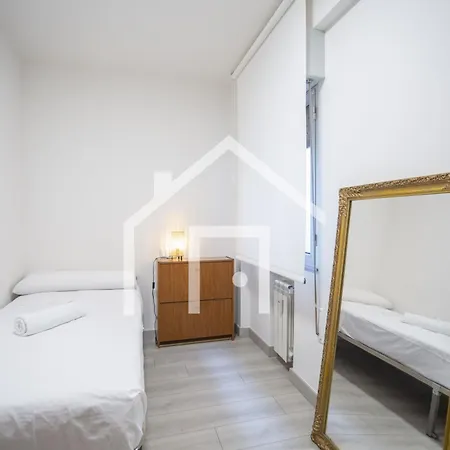 Atico Quintana Ii - Con Terraza, En El Centro Con Wifi Y Garaje Oviedo